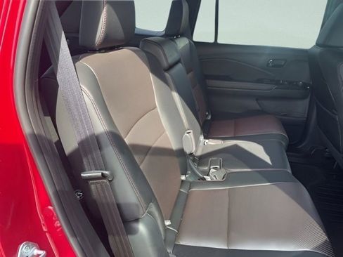 Used 2024 Honda Passport Black Edition image 9