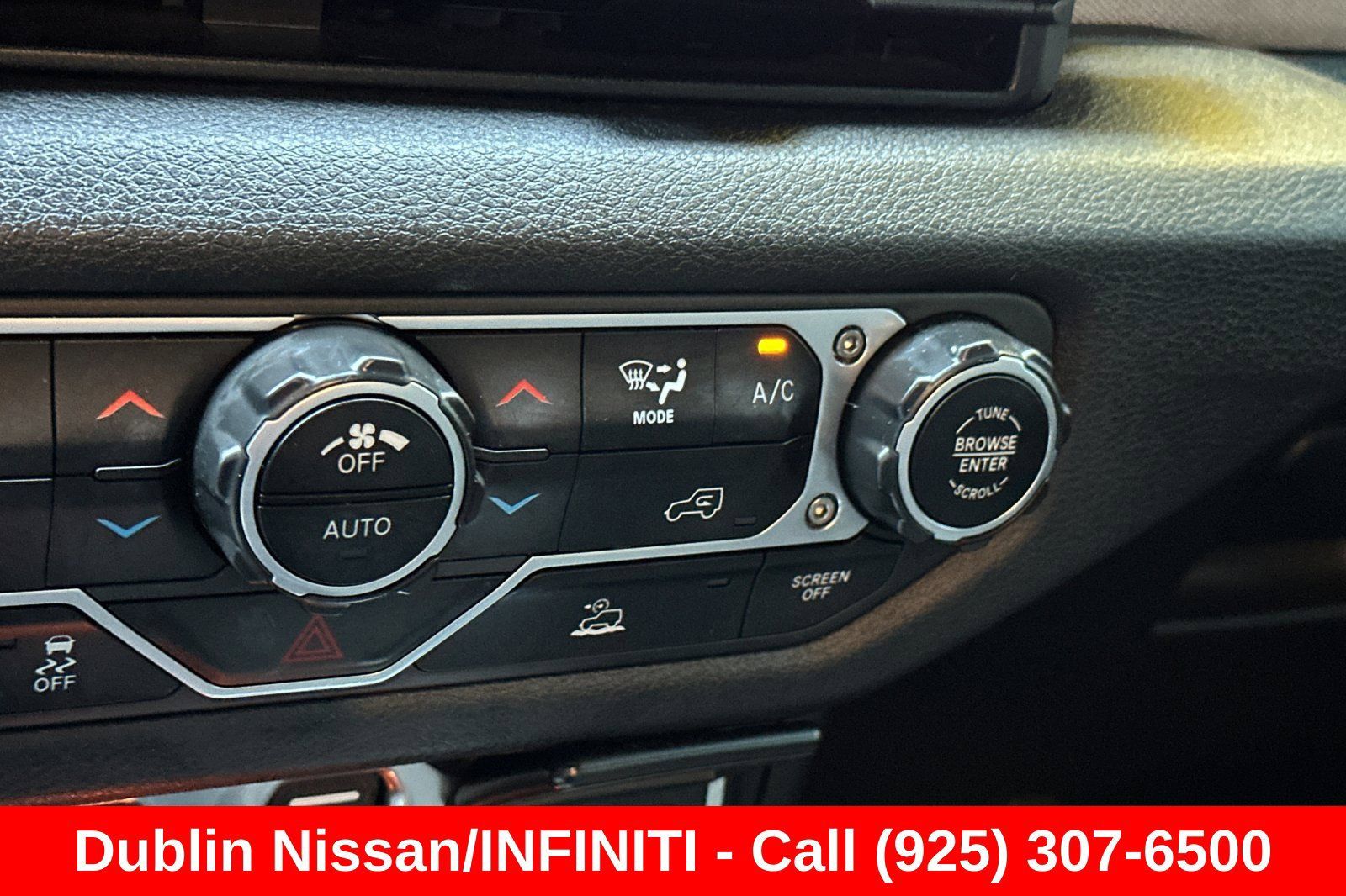 Used 2024 Jeep Wrangler Unlimited AWD/4WD image 30