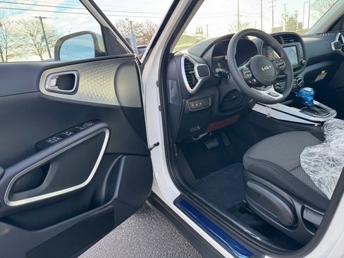 New 2025 Kia Soul LX image 10