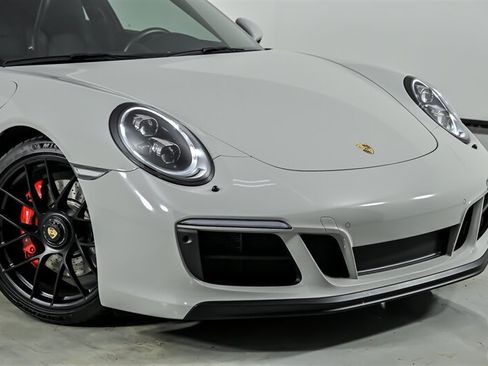 Used 2018 Porsche 911 GT3 RS image 3