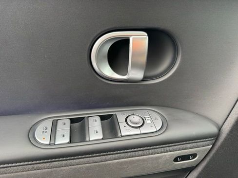 Used 2024 Hyundai Ioniq 5 Limited image 14