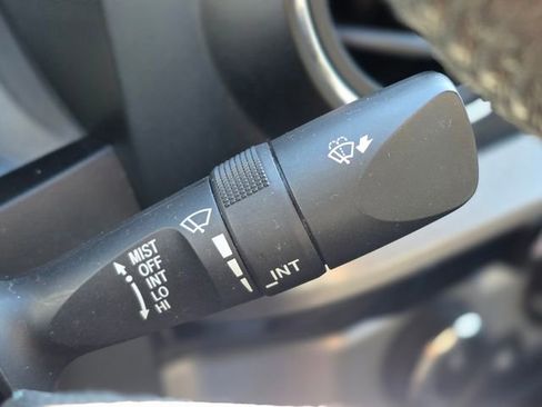 Used 2017 Toyota Tacoma SR5 image 34