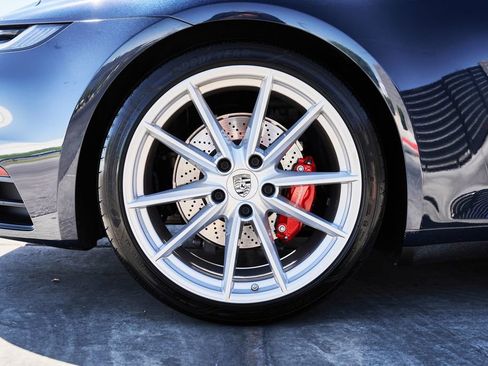 Used 2020 Porsche 911 Carrera 4S w/ Premium Package AWD/4WD image 19