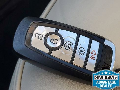 Used 2019 Ford Explorer Platinum image 41