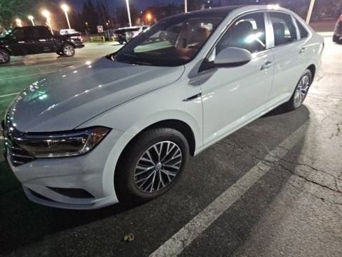 Used 2019 Volkswagen Jetta SEL image 1