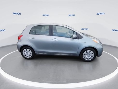 Used 2011 Toyota Yaris image 9