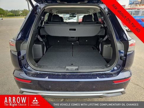 New 2025 Mitsubishi Outlander SE image 18