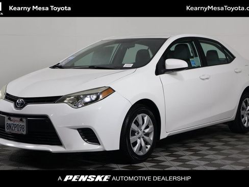 Used 2016 Toyota Corolla LE FWD image 1