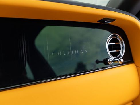 Used 2025 Rolls-Royce Cullinan AWD/4WD image 57