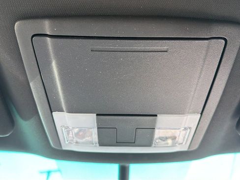 Used 2014 Ford Explorer XLT w/ Equipment Group 202A AWD/4WD image 21