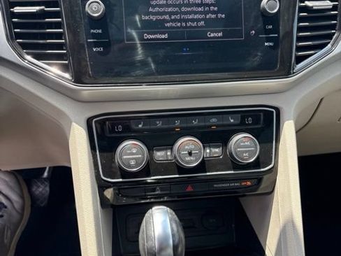 Used 2023 Volkswagen Atlas SE w/ Panoramic Sunroof Package AWD/4WD image 11