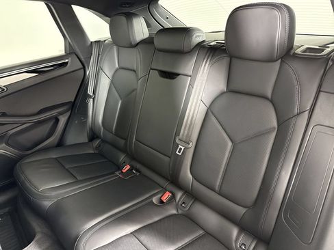 Certified 2024 Porsche Macan w/ Premium Plus Package AWD/4WD image 21
