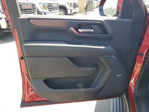 New 2026 GMC Yukon XL Denali w/ Denali Reserve Package image 16