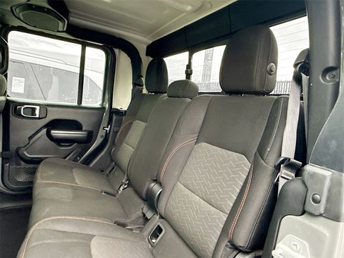 Used 2021 Jeep Gladiator Mojave w/ Auxiliary Switch Group image 22