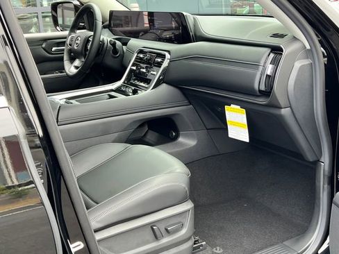 New 2026 Nissan Armada SV image 27