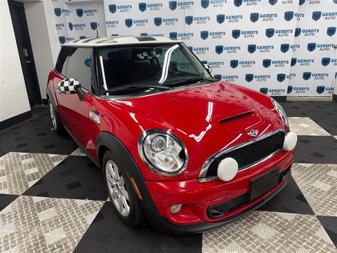 Used 2013 MINI Cooper S FWD image 3