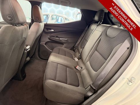 Used 2022 Chevrolet Bolt EUV LT w/ Comfort Package image 14