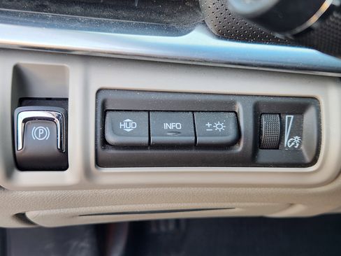 Used 2014 Cadillac XTS Premium image 24