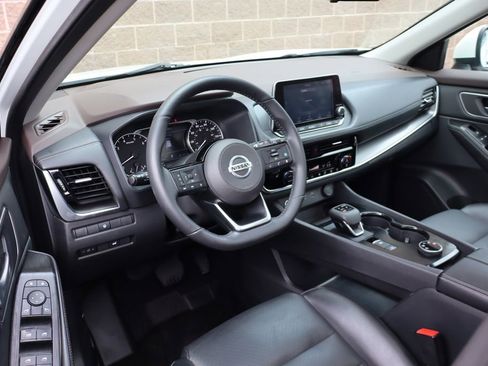 Used 2021 Nissan Rogue SV w/ Premium Package AWD/4WD image 13