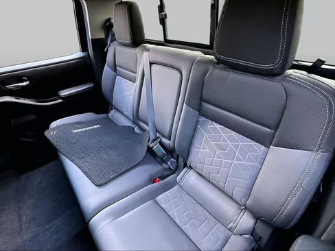 Certified 2025 Nissan Frontier SV RWD image 18