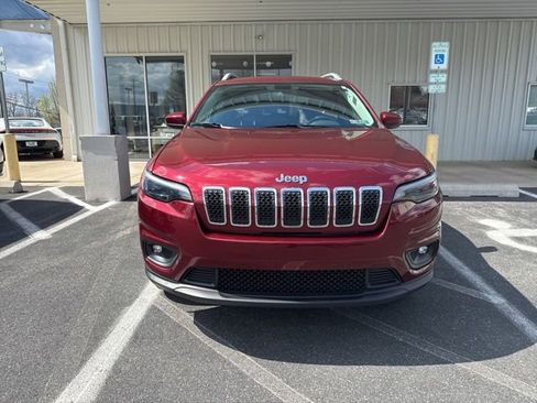 Used 2019 Jeep Cherokee Latitude w/ Cold Weather Group AWD/4WD image 8