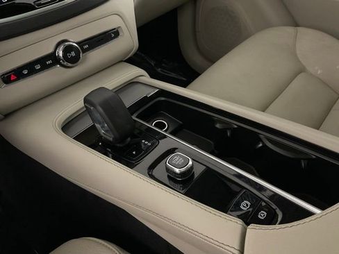 Used 2023 Volvo XC90 B5 Core w/ Protection Package Premier image 20