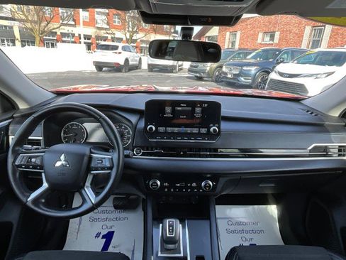 Used 2022 Mitsubishi Outlander SE image 33