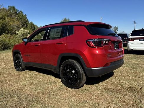 New 2026 Jeep Compass Latitude AWD/4WD image 11