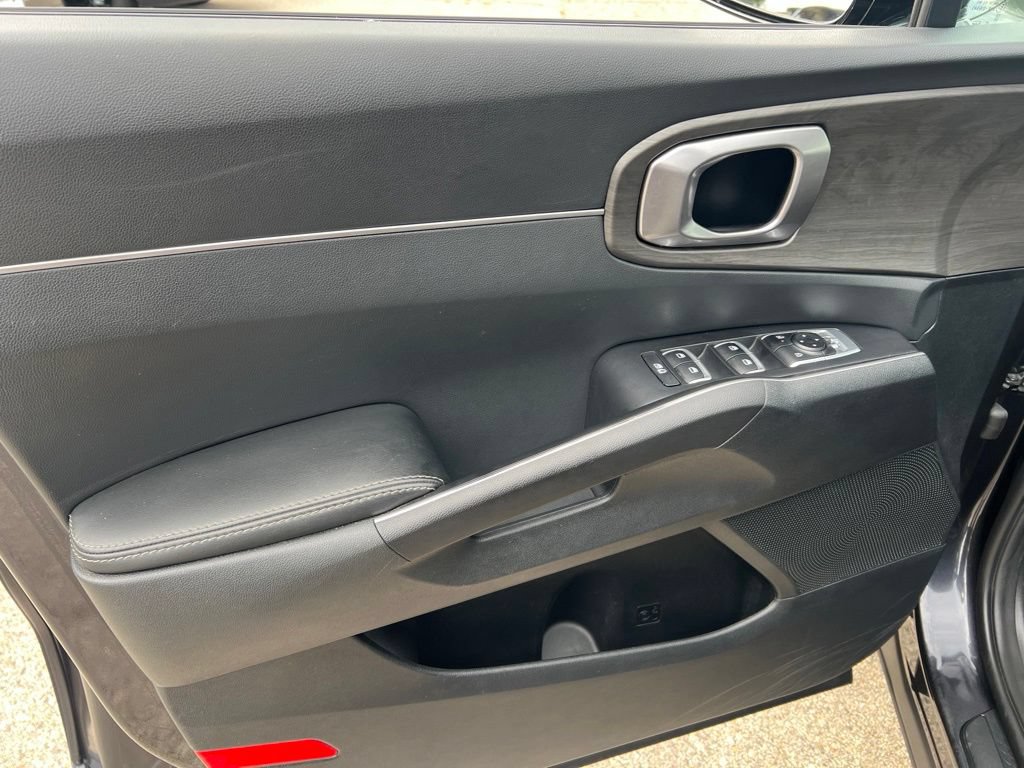 Certified 2025 Kia Sorento X-Line EX AWD/4WD image 7