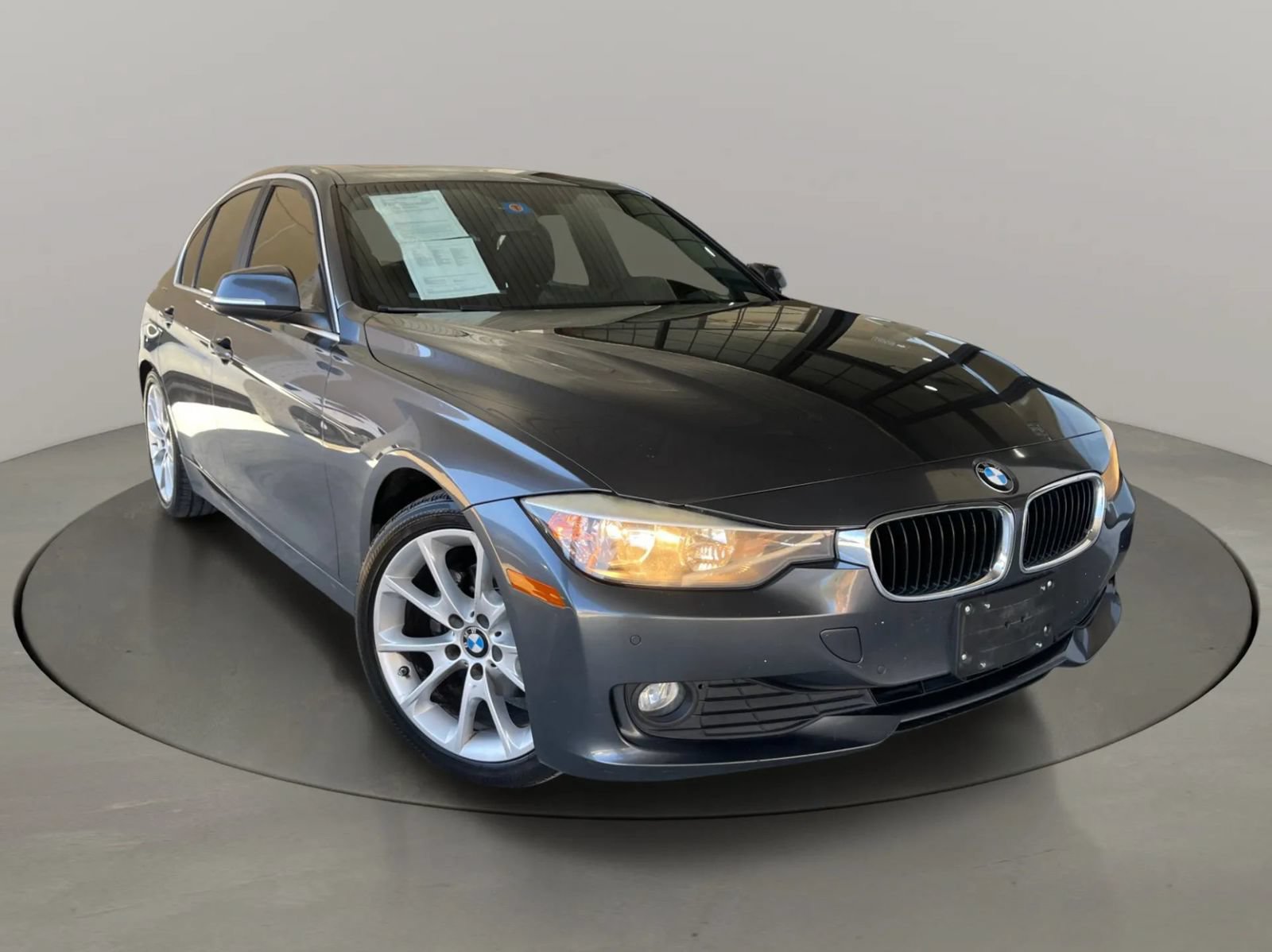 Used 2015 BMW 320i Sedan RWD image 1