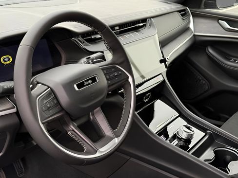 New 2026 Jeep Grand Cherokee Altitude AWD/4WD image 21