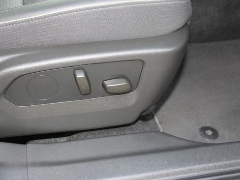 Used 2023 Buick Envision Essence FWD image 22