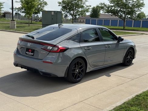 Used 2025 Honda Civic Sport image 5