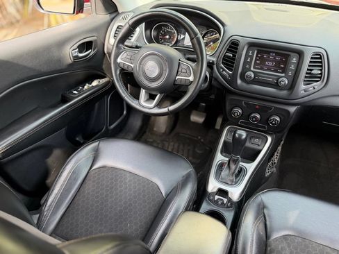 Used 2018 Jeep Compass Latitude FWD image 37