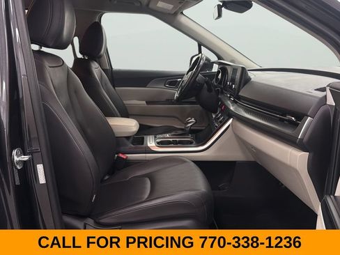 Used 2023 Kia Carnival LX FWD image 11