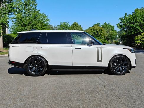 Used 2022 Land Rover Range Rover Long Wheelbase SE AWD/4WD image 3