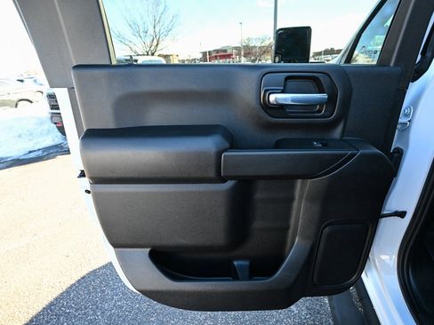 Used 2022 Chevrolet Silverado 2500 Custom w/ Custom Value Package image 22