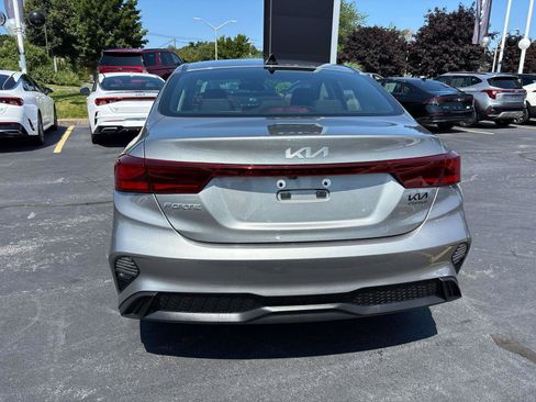 Used 2023 Kia Forte LXS w/ LXS Technology Package FWD image 2