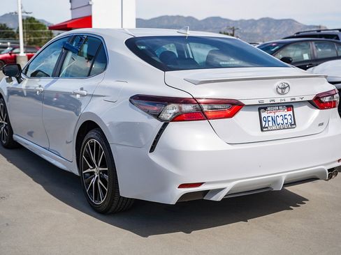 Certified 2023 Toyota Camry SE w/ Convenience Package image 9