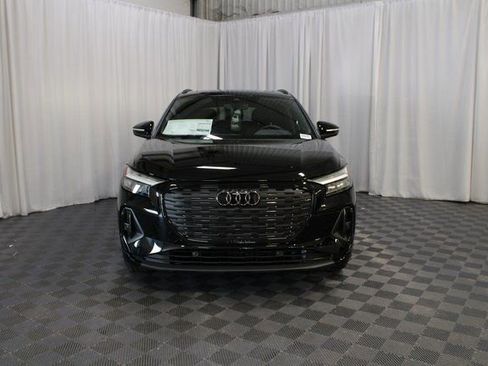 Used 2025 Audi Q4 e-tron Premium Plus AWD/4WD image 31