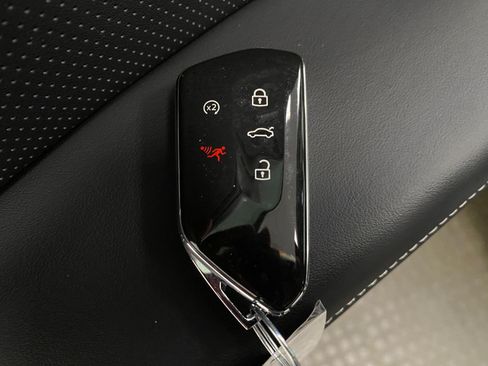 Used 2024 Volkswagen Atlas SEL AWD/4WD image 34