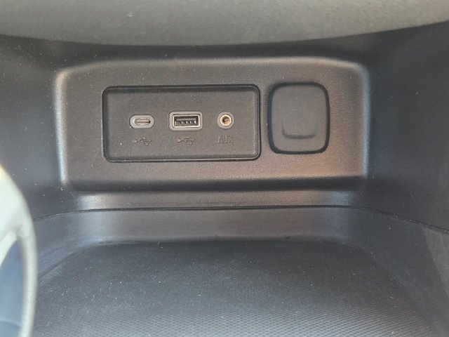 Certified 2024 Chevrolet Equinox LT w/ LPO, Floor Liner Package FWD image 33