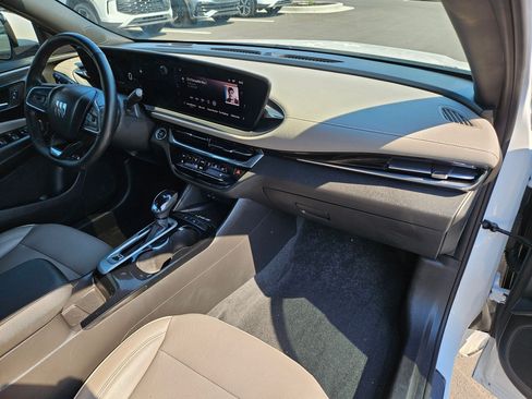 Used 2025 Buick Envista Avenir FWD image 36