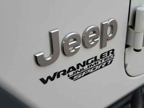 Used 2018 Jeep Wrangler Unlimited Sport S image 28