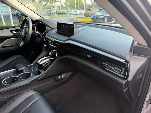 Used 2023 Acura MDX FWD image 16