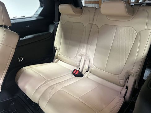 Certified 2024 Jeep Grand Cherokee L Limited w/ Luxury Tech Group II image 40