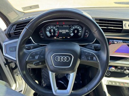 Used 2023 Audi Q3 2.0T Premium image 17