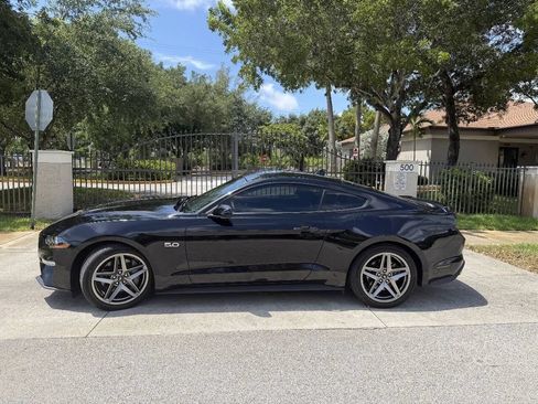 Used 2021 Ford Mustang GT RWD image 2
