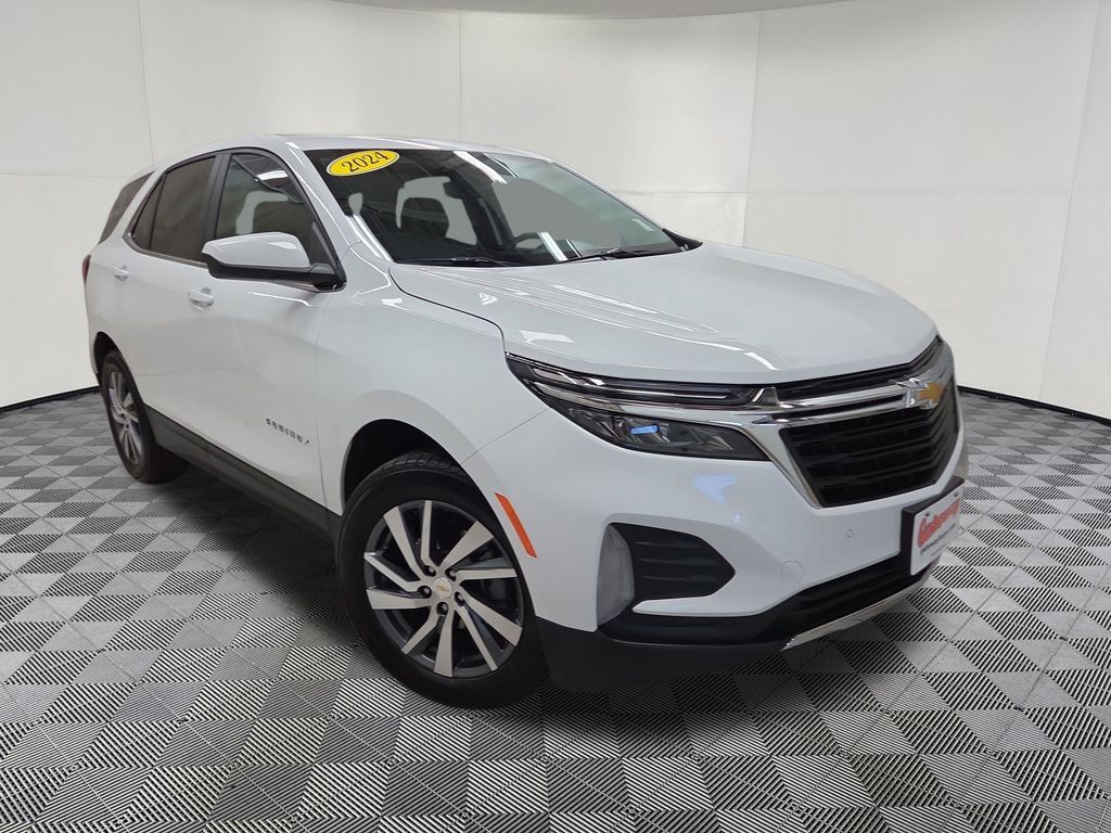 Used 2024 Chevrolet Equinox LT AWD/4WD image 3