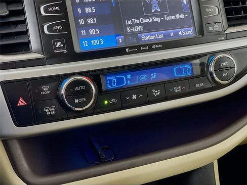 Used 2018 Toyota Highlander Limited FWD image 18
